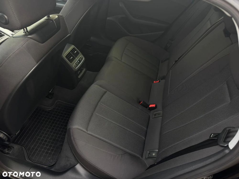 Audi A4 Limousine - 10