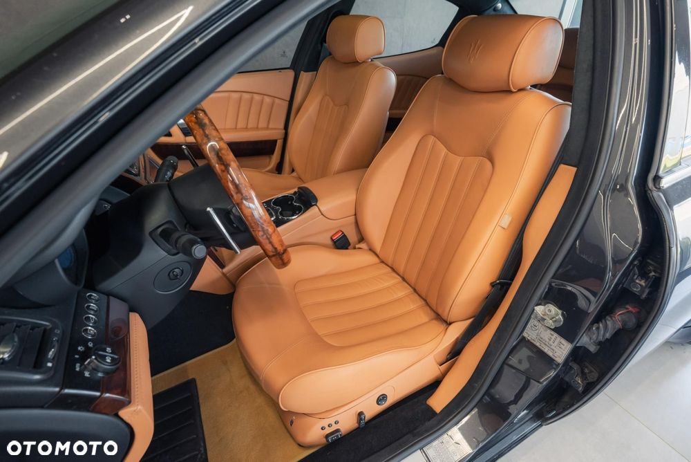 Maserati Quattroporte - 12