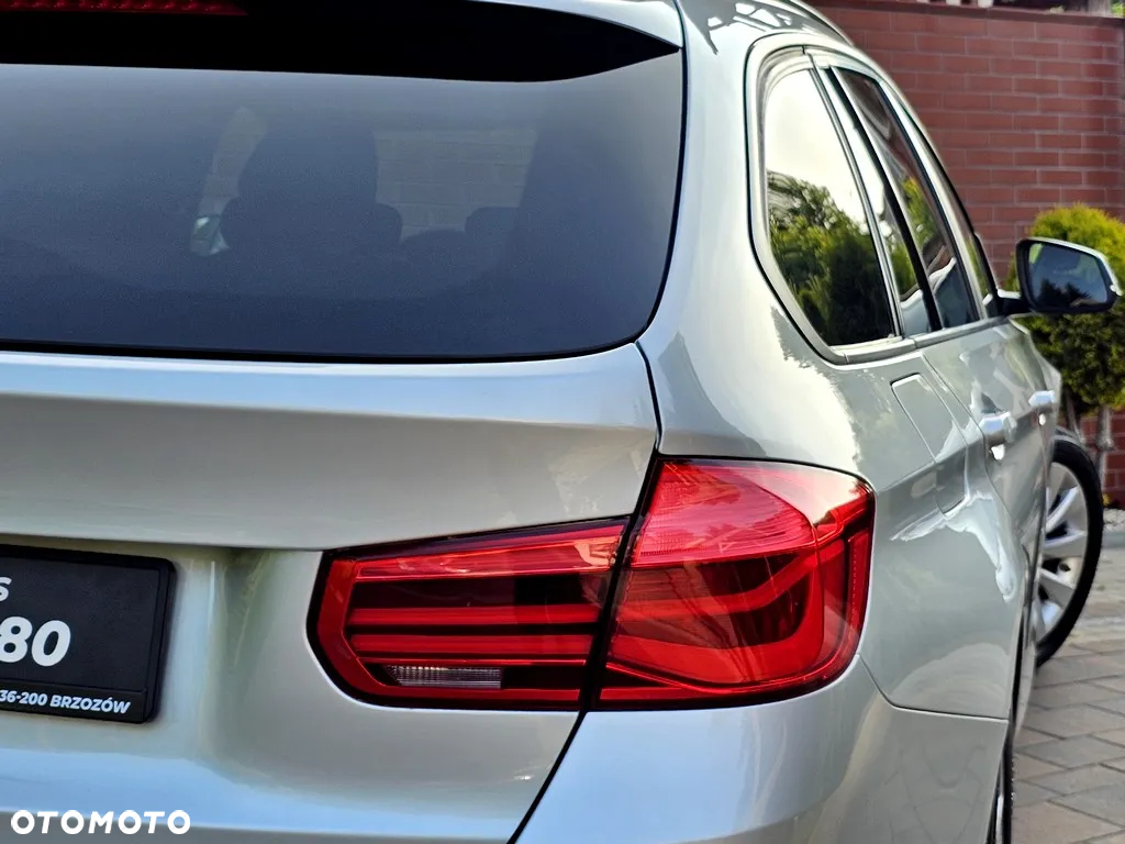 BMW Seria 3 318d Touring Sport Line - 22