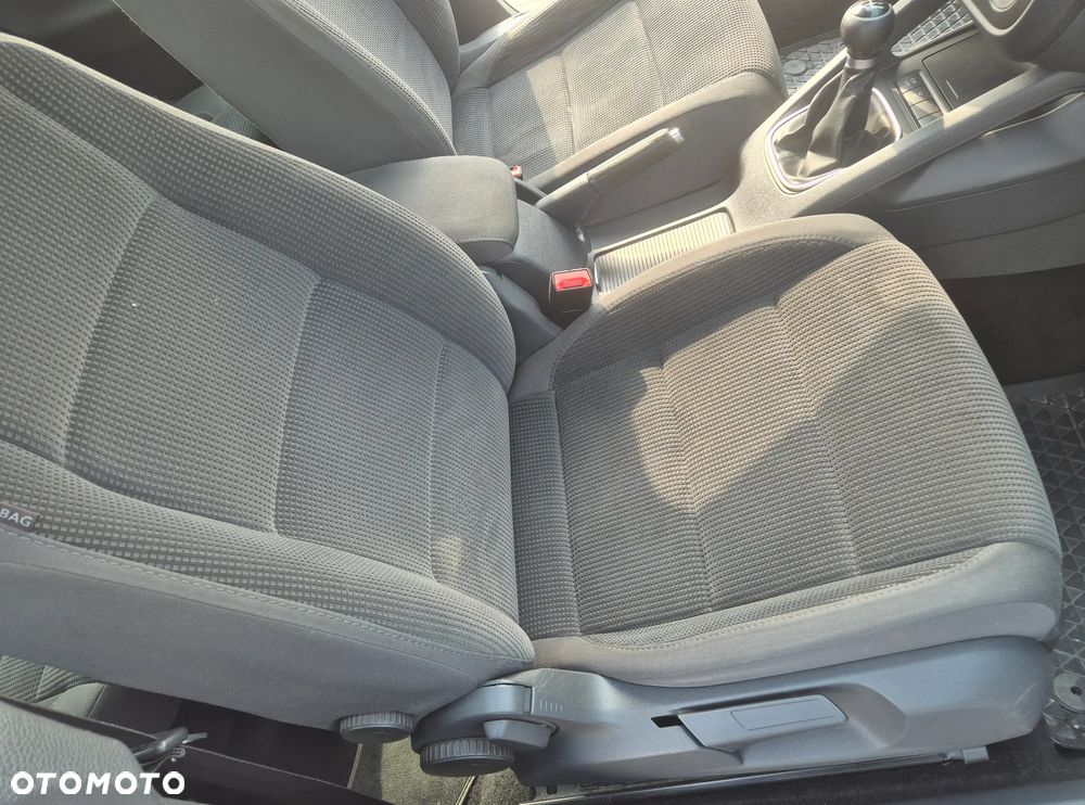 Volkswagen Golf 1.9 TDI DPF Comfortline - 14