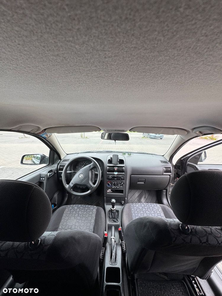 Opel Astra 1.6 - 18