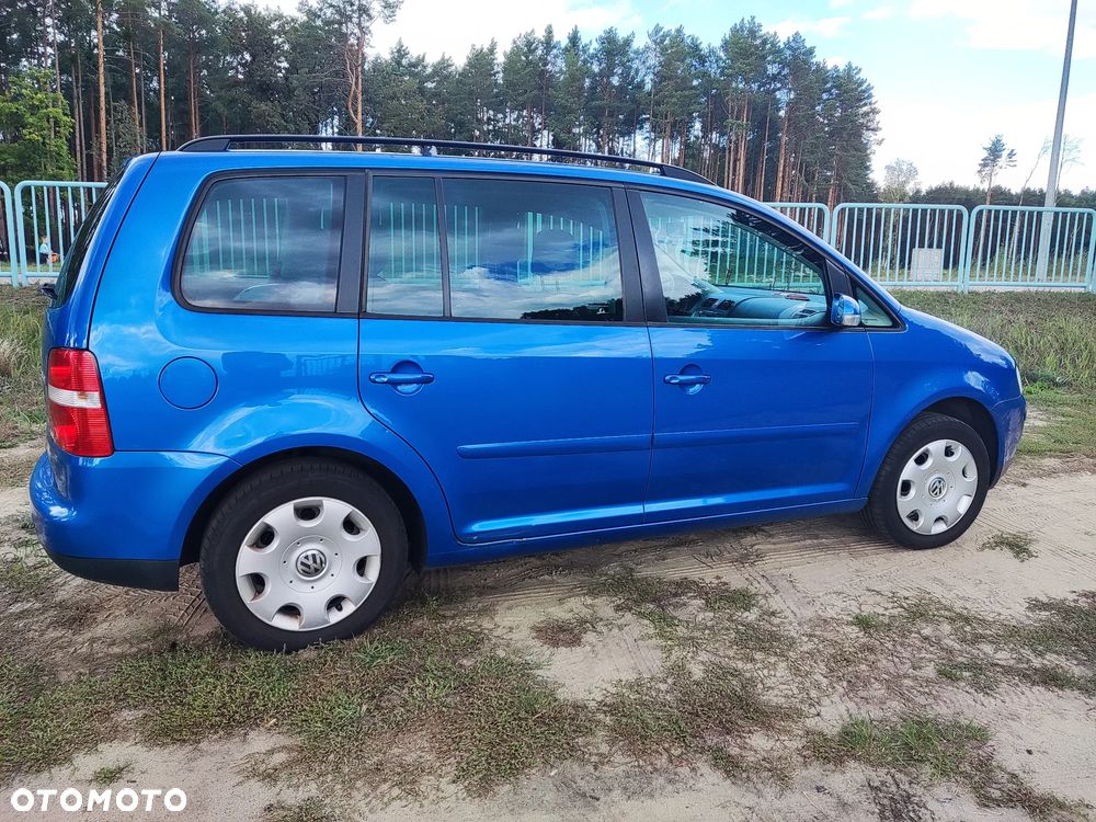 Volkswagen Touran 1.6 FSI Basis - 6