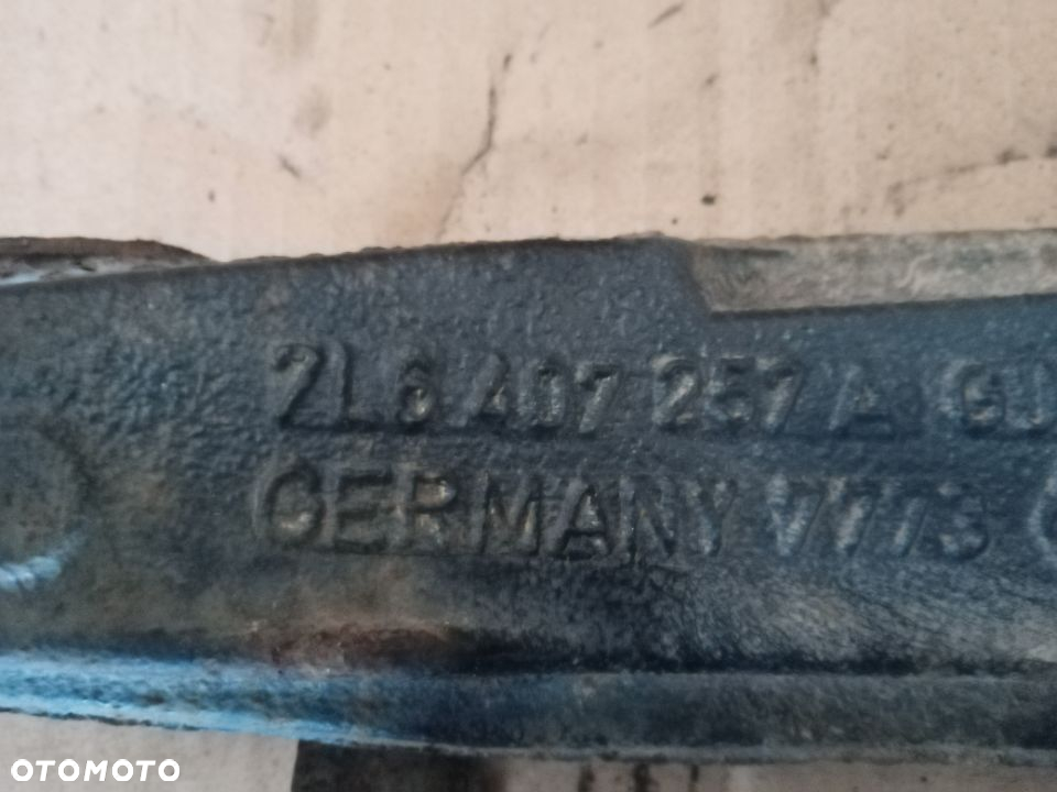 Zwrotnica piasta lewy przód VW Touareg 2.5 TDI 7L6407257A - 3