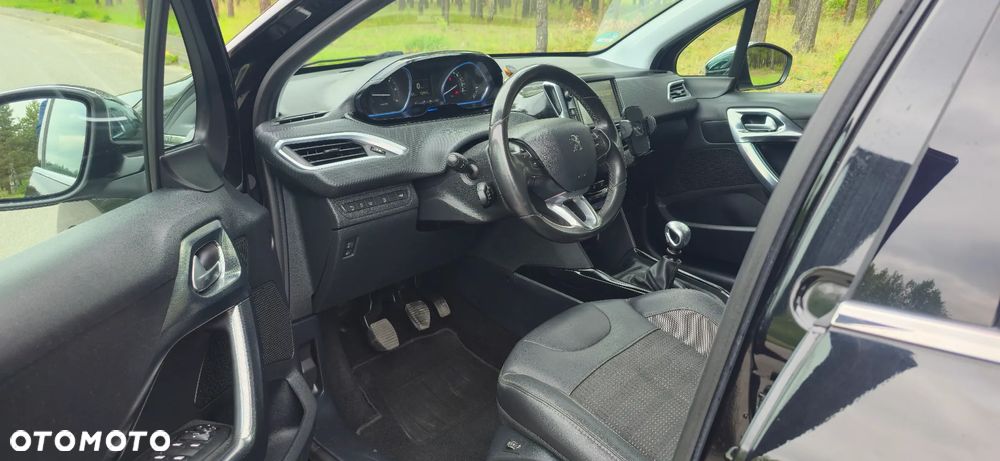Peugeot 2008 1.6 BlueHDi Allure S&S - 6