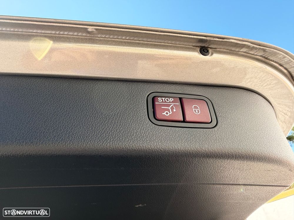 Mercedes-Benz C 300 e 9G-TRONIC Edition AMG Line - 32