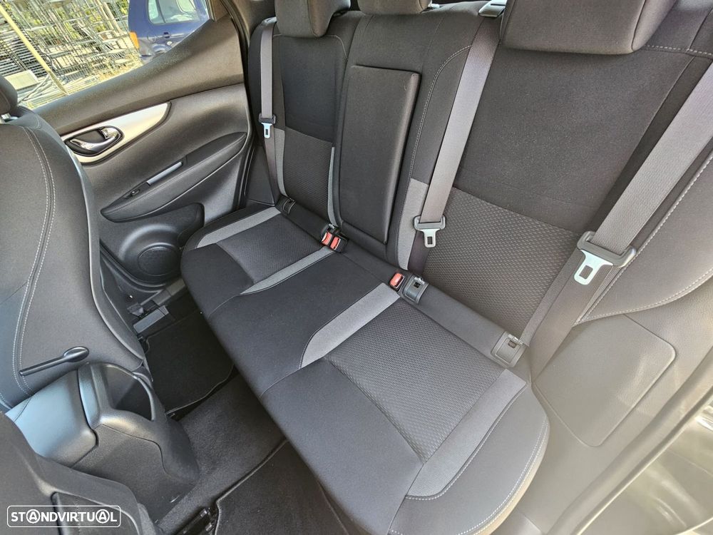 Nissan Qashqai 1.3 DIG-T N-Connecta LED+SKY - 21