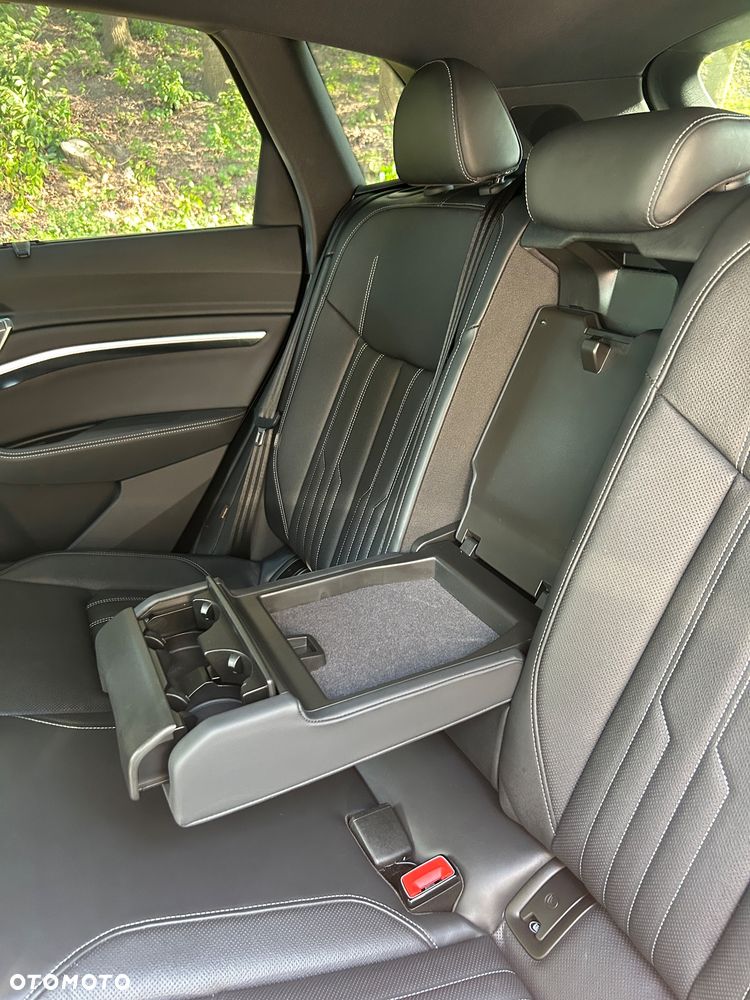 Audi Q8 - 25