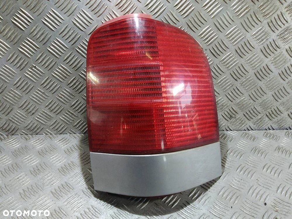 LAMPA PRAWA TYLNA SEAT ALHAMBRA - 1