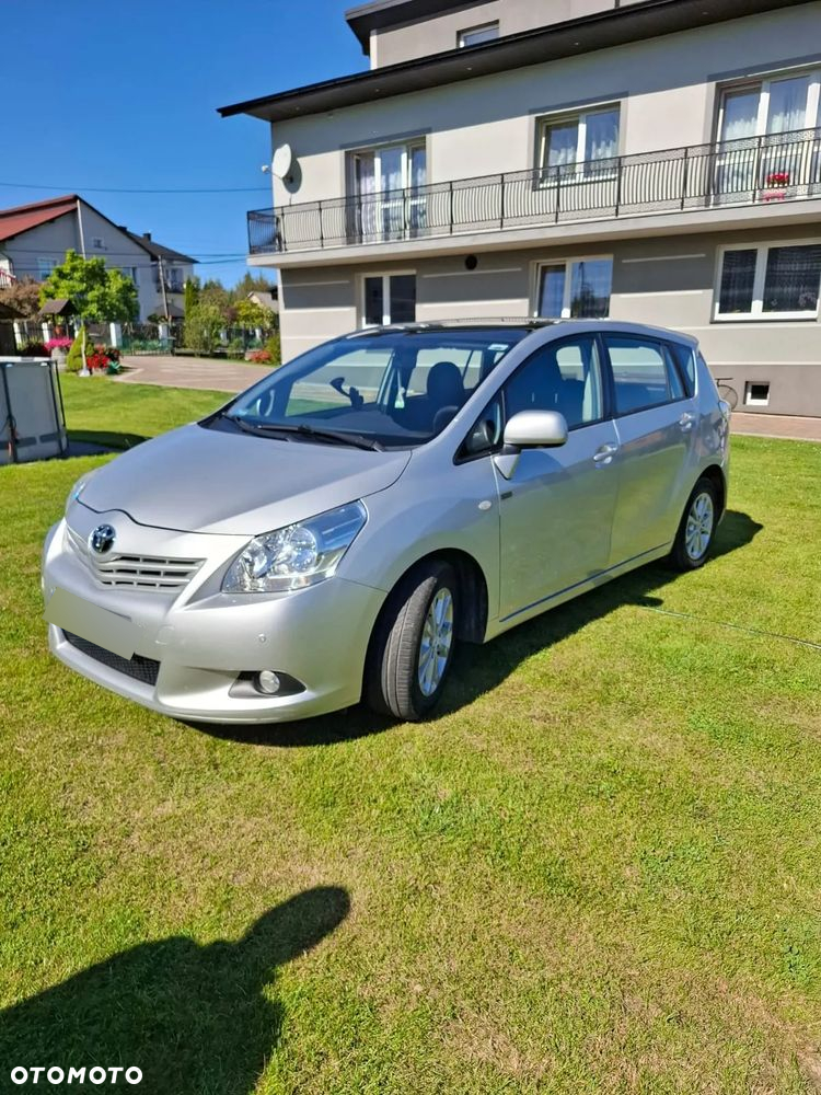 Toyota Verso 2.0 D-4D Premium - 2