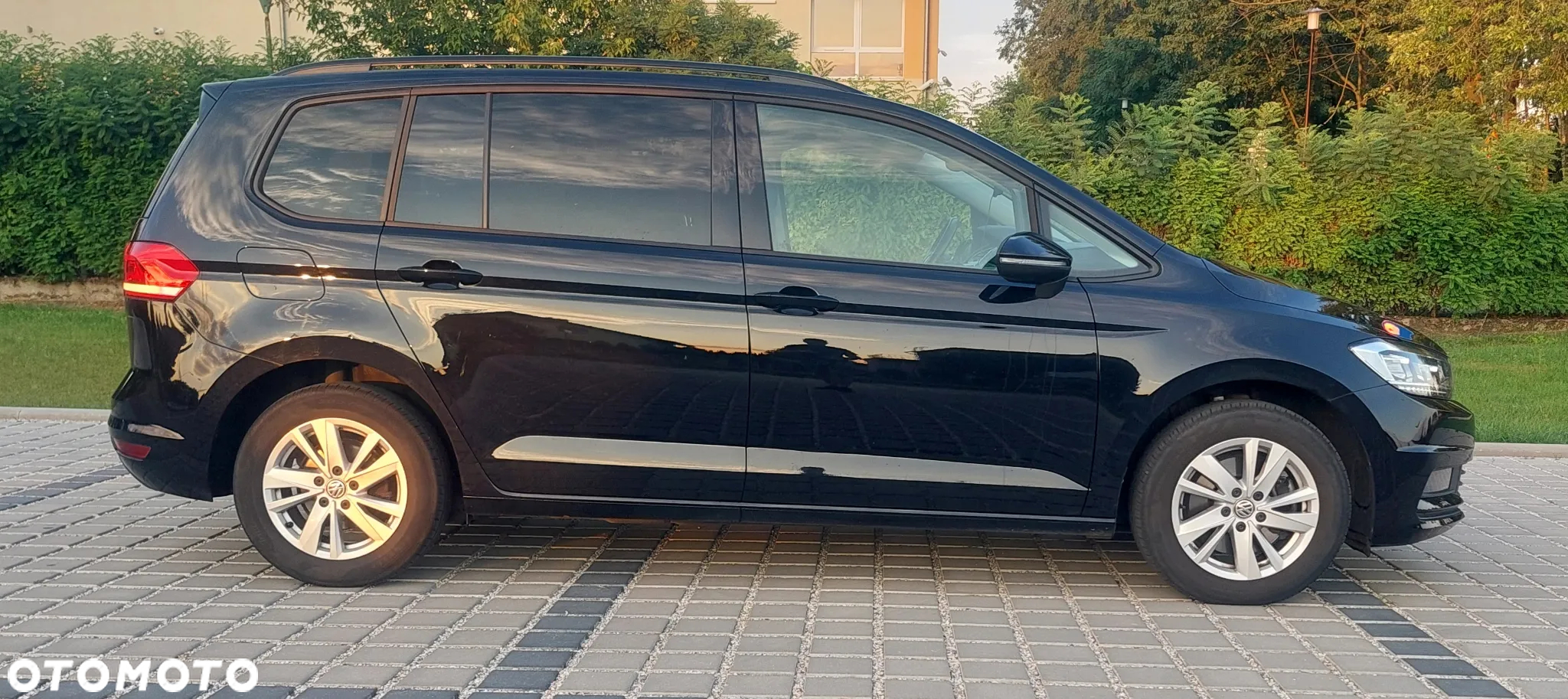 Volkswagen Touran - 4