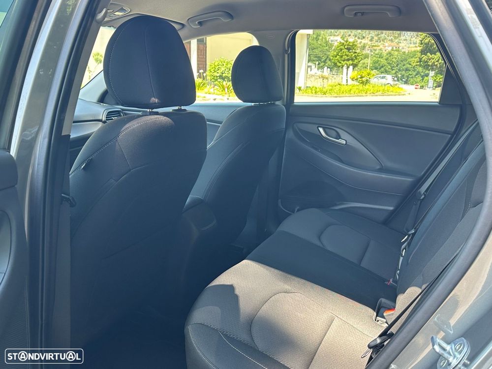 Hyundai i30 1.6 CRDI STyle Plus - 14