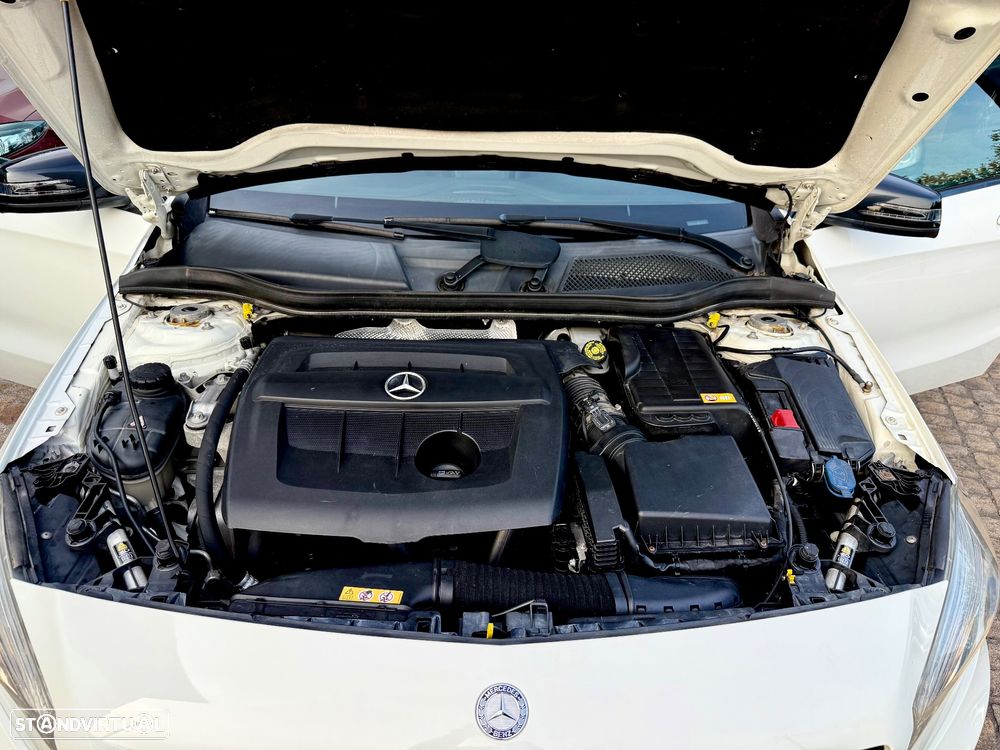 Mercedes-Benz A 180 d AMG Line - 32