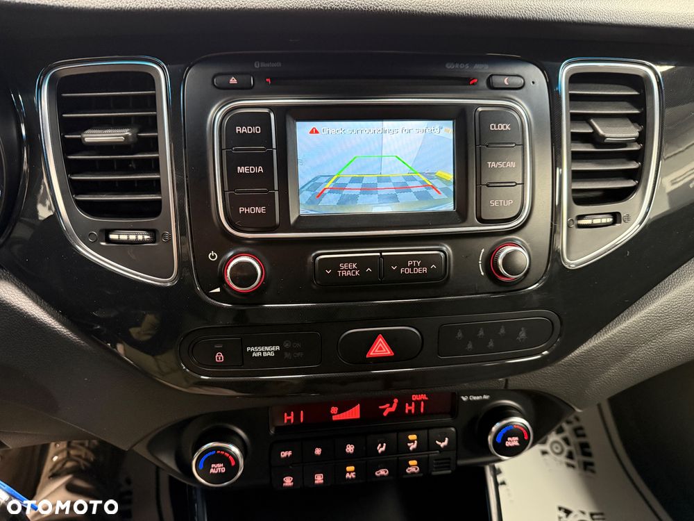 Kia Carens - 15