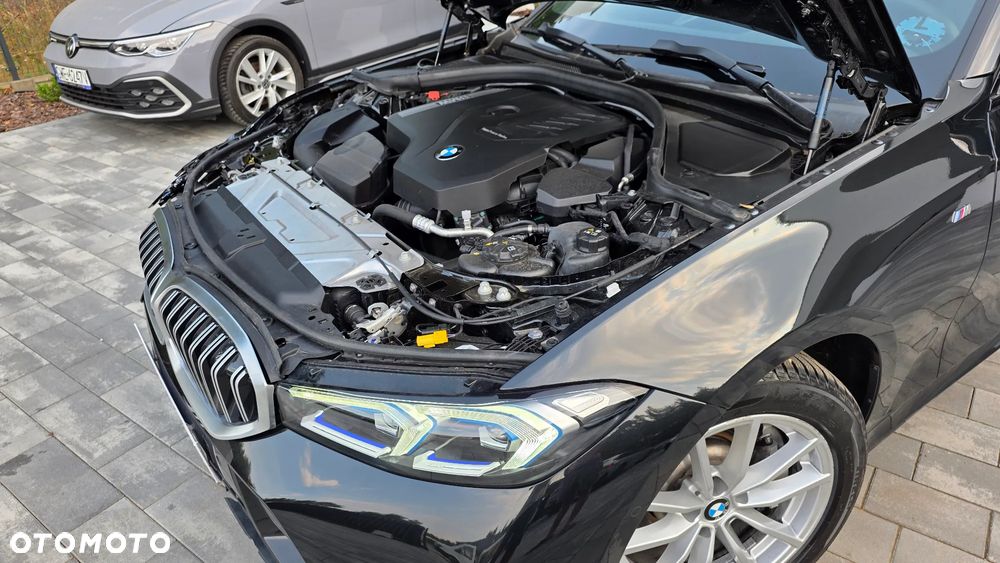 BMW Seria 3 330i xDrive M Sport sport - 31