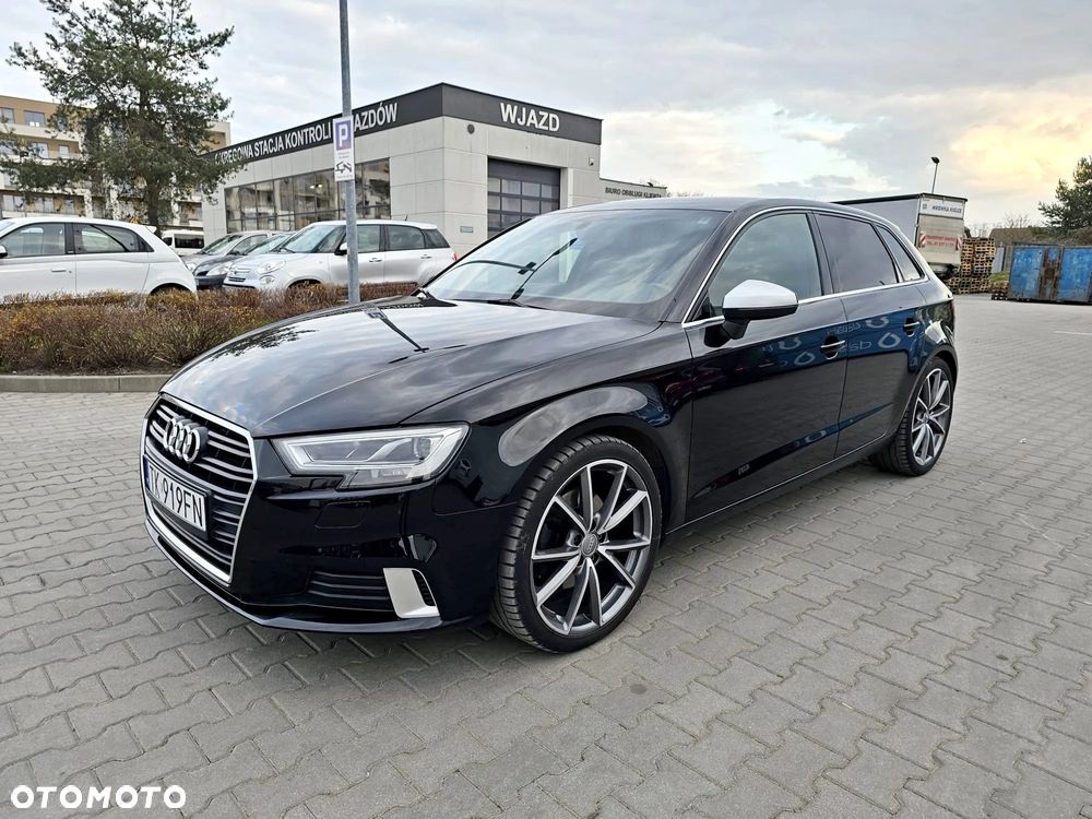 Audi A3 Sportback - 1