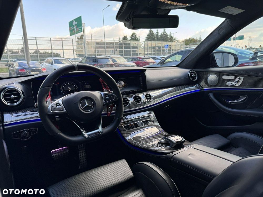 Mercedes-Benz Klasa E AMG 63 S 4-Matic+ - 22