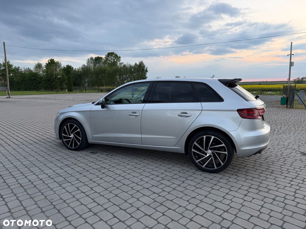 Audi A3 Sportback 1.6 TDI DPF Ambition S tronic - 7