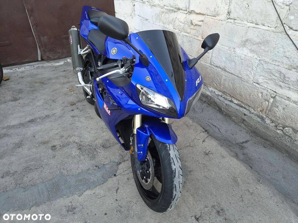 Yamaha R1 - 3
