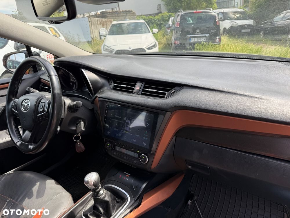 Toyota Avensis 1.8 Premium - 21
