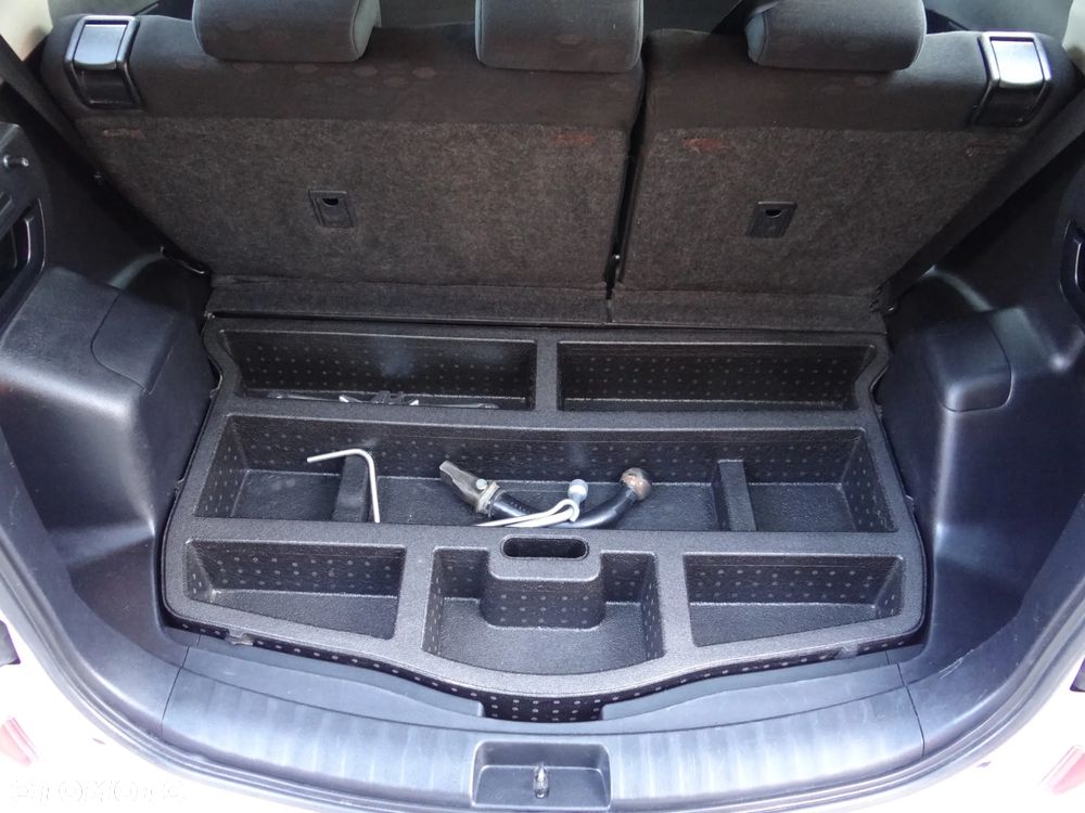 Toyota Verso S 1.33 VVT-i Club - 24