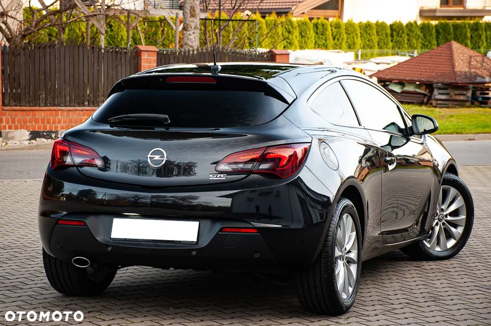 Opel Astra IV GTC 1.4 T Sport EU6 - 13