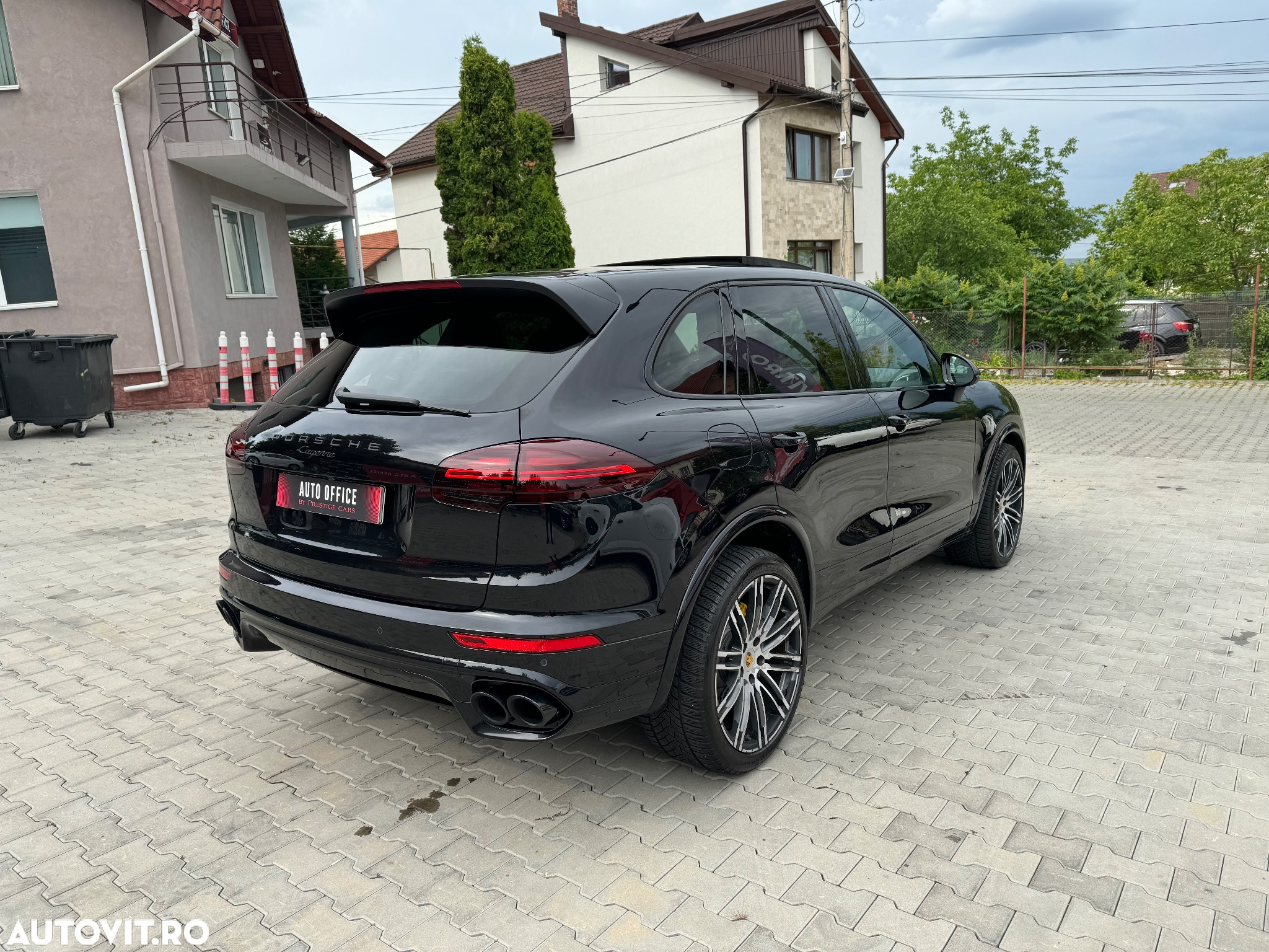 Porsche Cayenne 3.0 L - 6