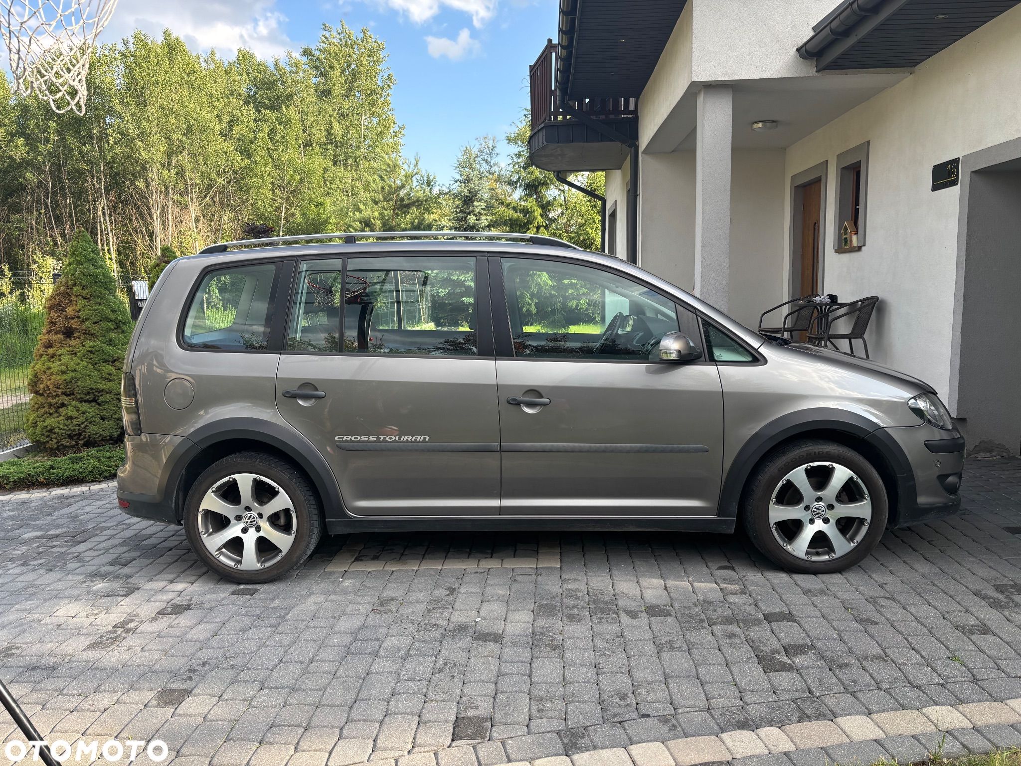 Volkswagen Touran 2.0 TDI DPF Cross - 1