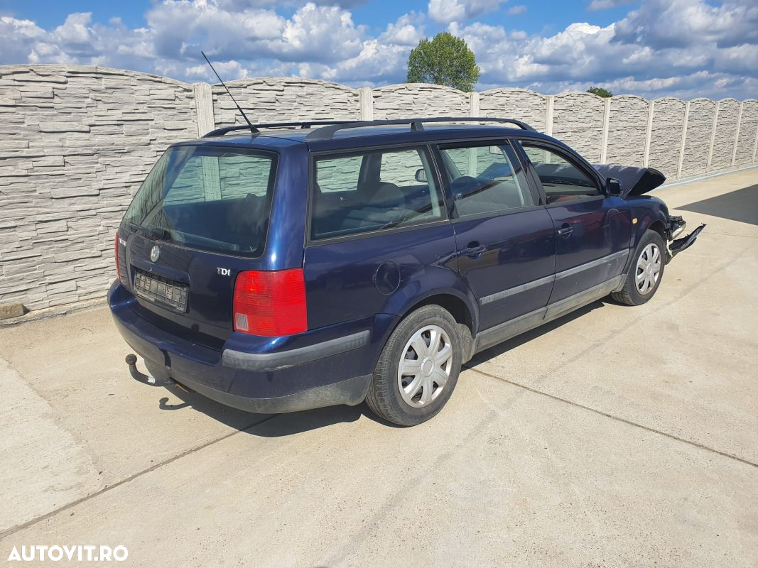 USA VW PASSAT B5 D.SP COMBI - 2
