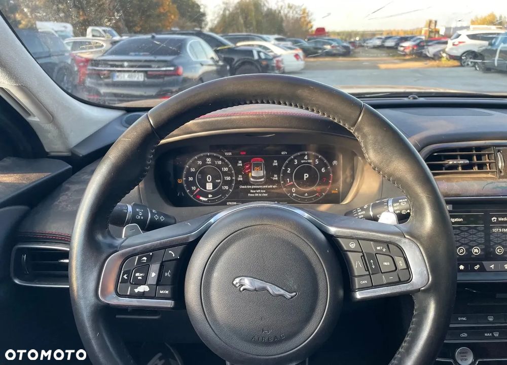 Jaguar F-Pace 2.0 i4P AWD R-Sport - 10