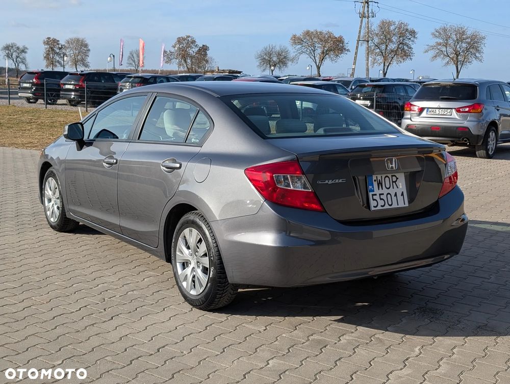 Honda Civic 1.8 Executive i-SHIFT - 11