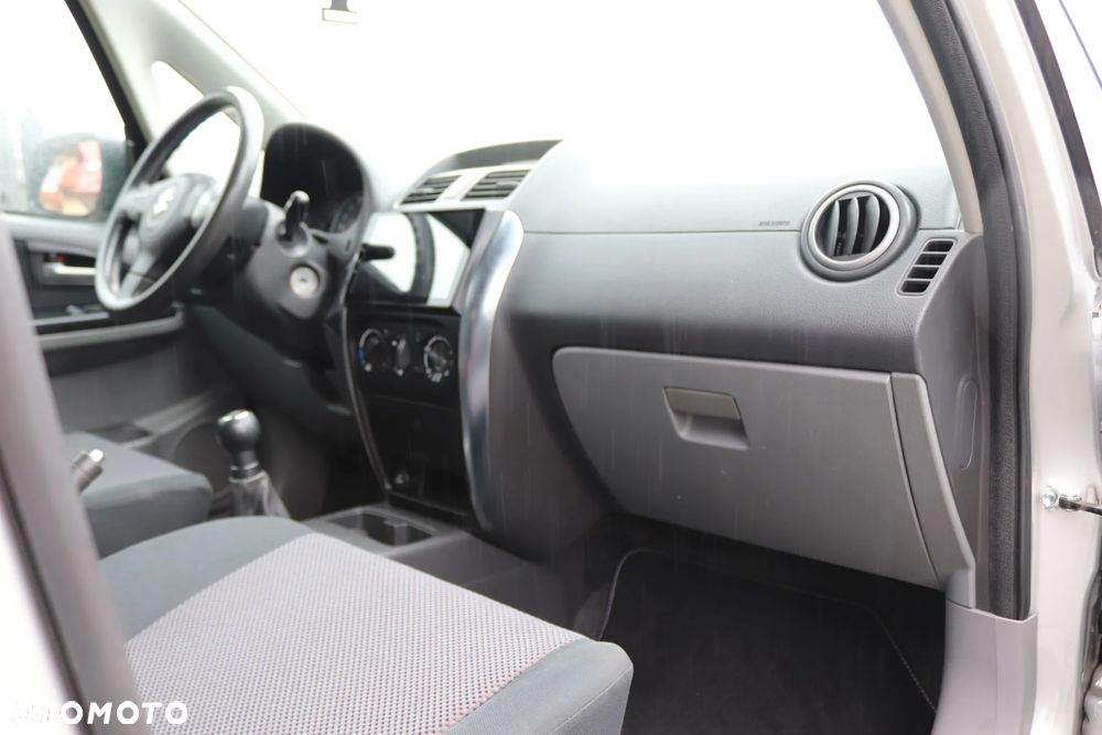 Suzuki SX4 1.6 VVT 4x4 Comfort - 27