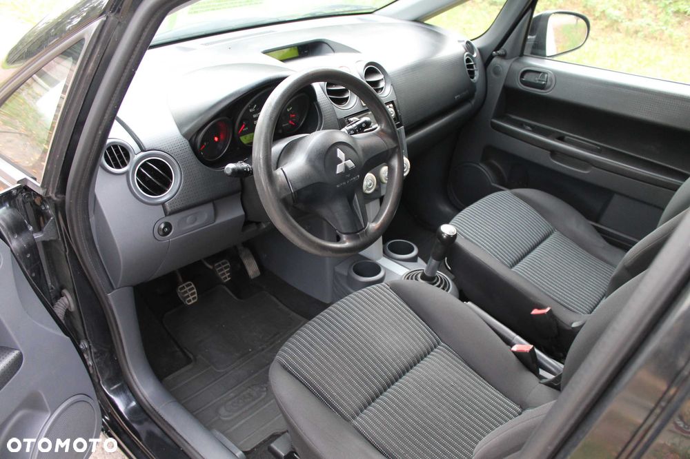 Mitsubishi Colt - 7