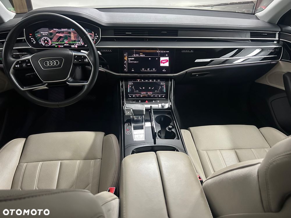 Audi A8 - 6