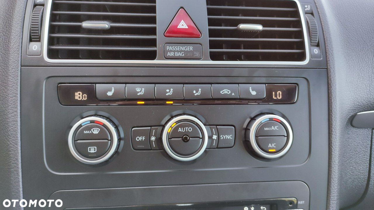 Volkswagen Touran - 34