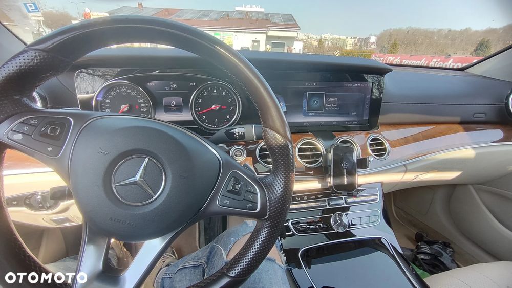 Mercedes-Benz Klasa E 300 9G-TRONIC Exclusive - 10