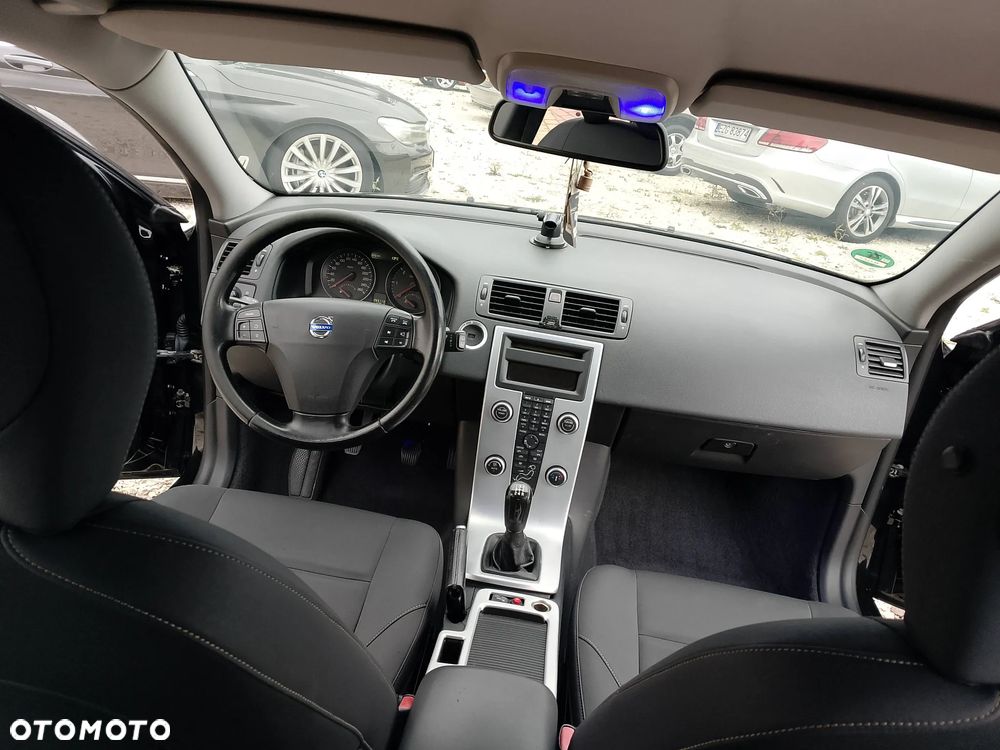 Volvo V50 D2 Momentum - 16
