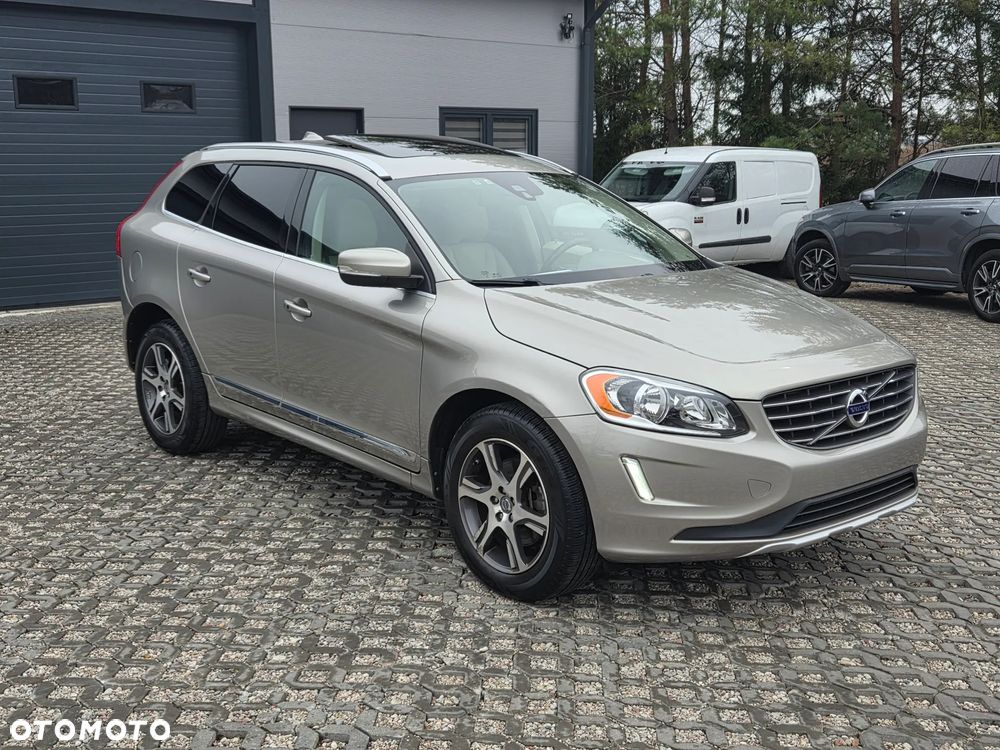 Volvo XC 60 T6 AWD Momentum - 2