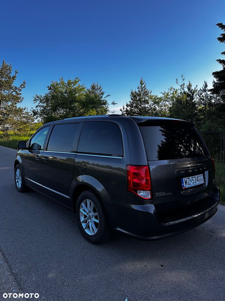 Dodge Grand Caravan 3.6 R/T - 4