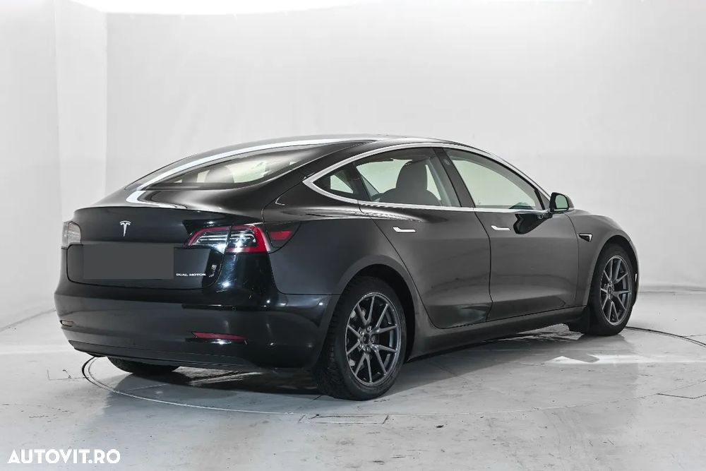 Tesla Model 3 - 2