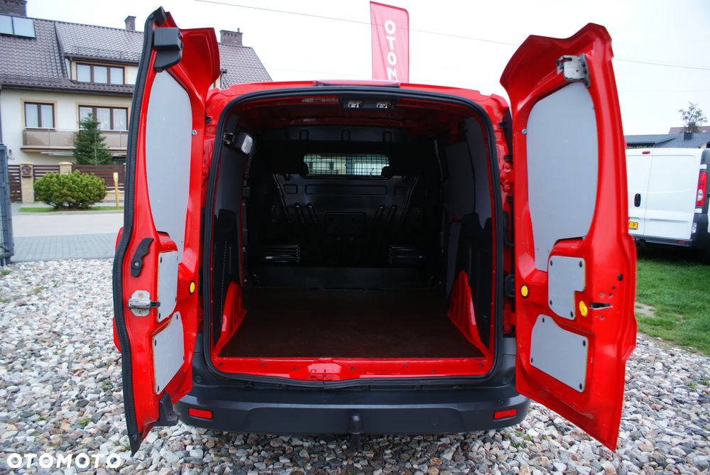 Ford Transit Conect - 8