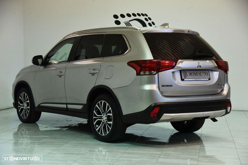 Mitsubishi Outlander 2.2 DI-D Intense - 10