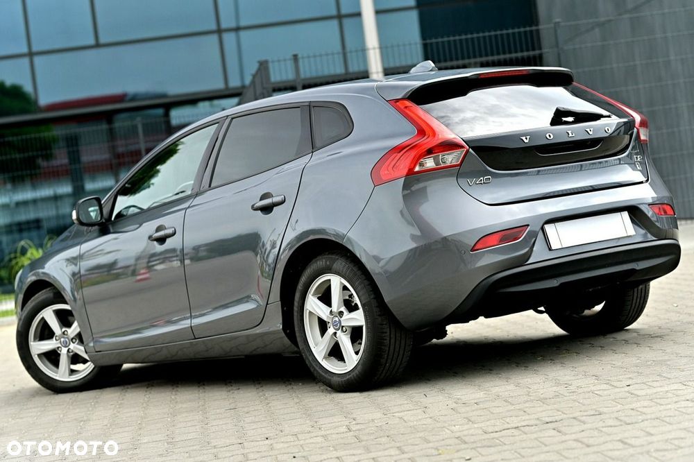 Volvo V40 D2 Momentum - 4