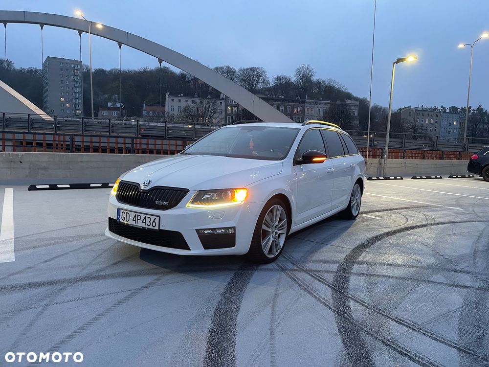 Skoda Octavia 2.0 TDI DSG RS - 2