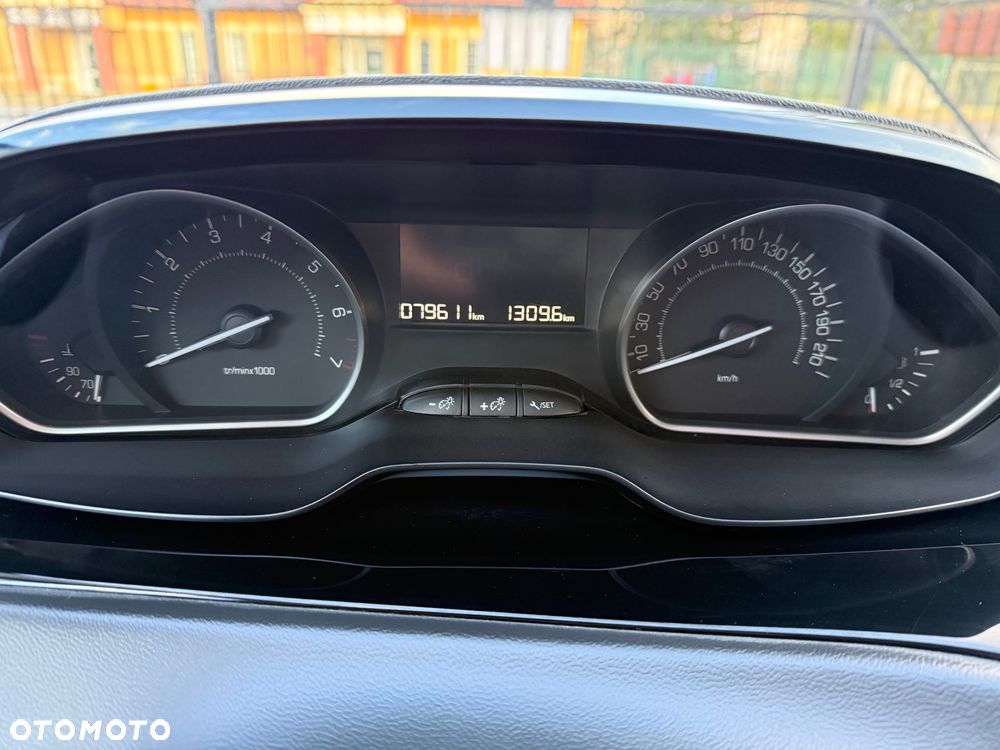Peugeot 208 PureTech 68 Like - 12