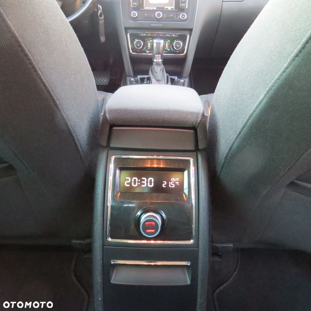 Skoda Superb 2.0 TSI Elegance DSG - 16