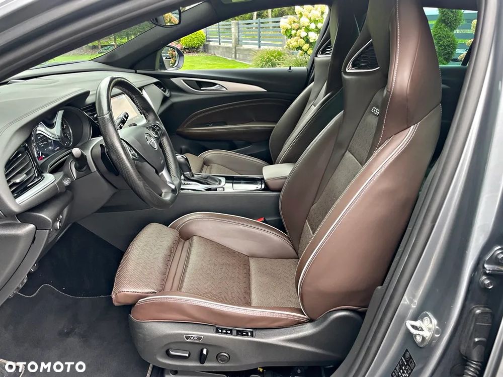 Opel Insignia 2.0 T 4x4 GSi S&S - 26