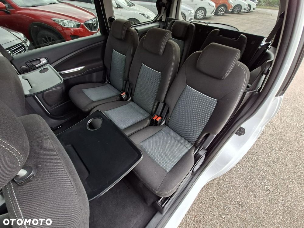 Ford Galaxy - 22