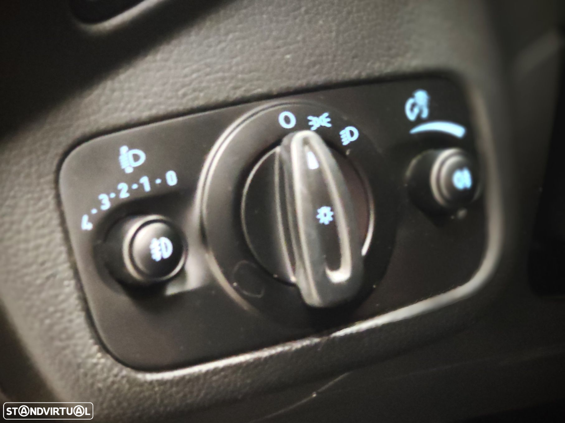 Ford C-Max 1.5 TDCi S&S Trend - 38
