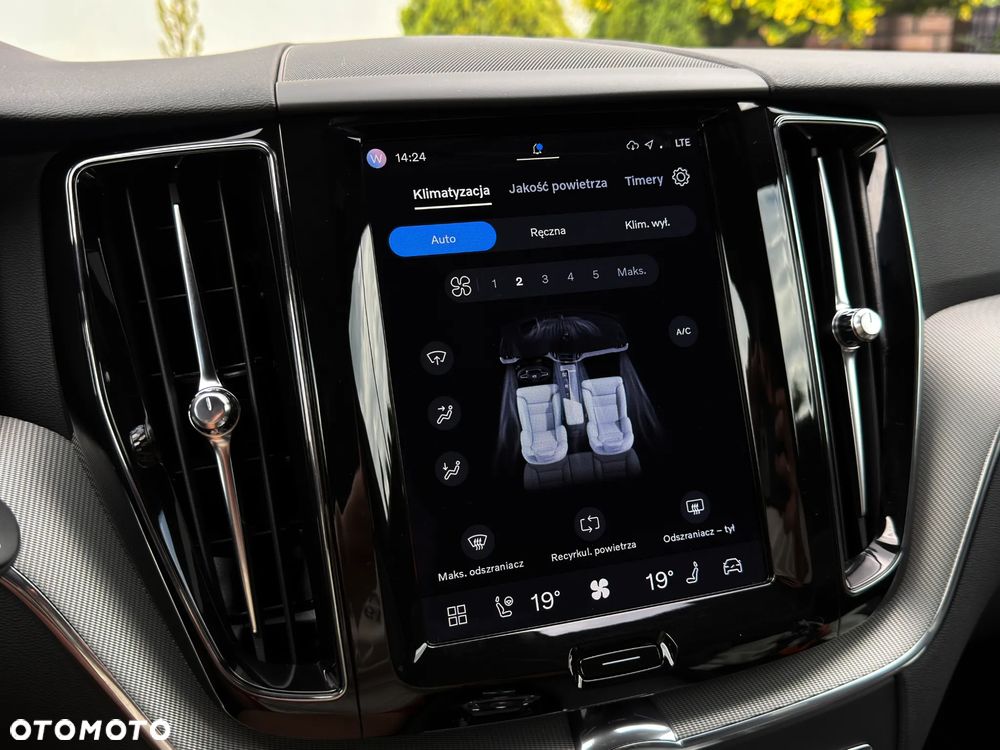 Volvo XC 60 B4 D Geartronic RDesign - 29