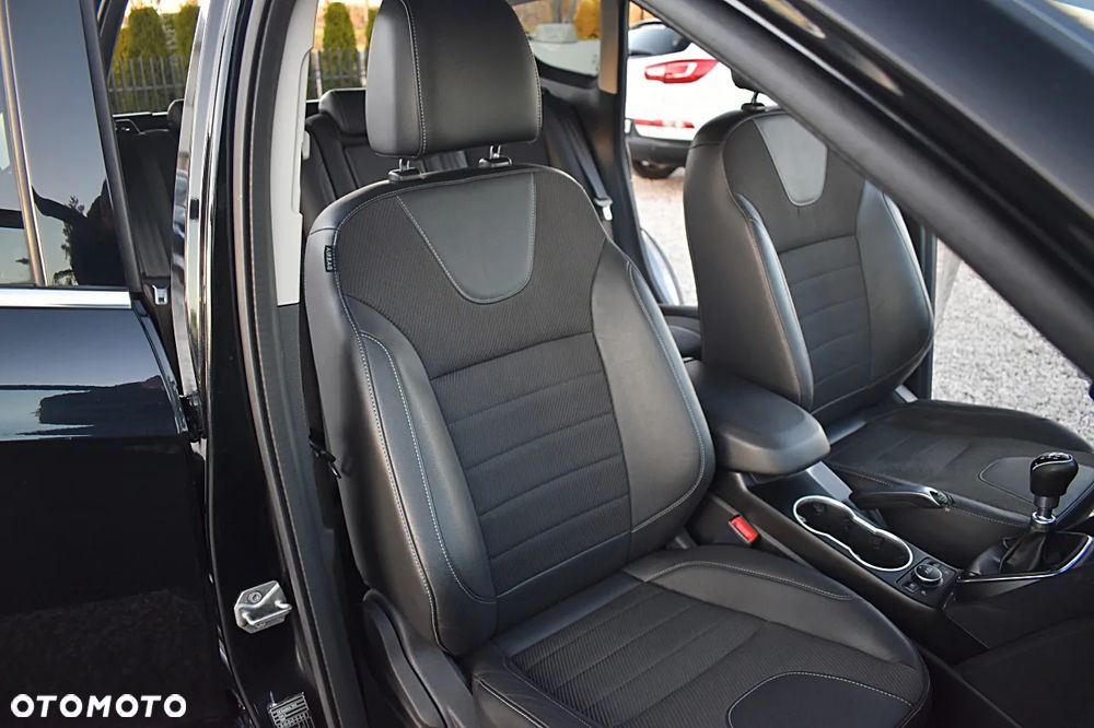 Ford Kuga 2.0 TDCi 2x4 Titanium - 22